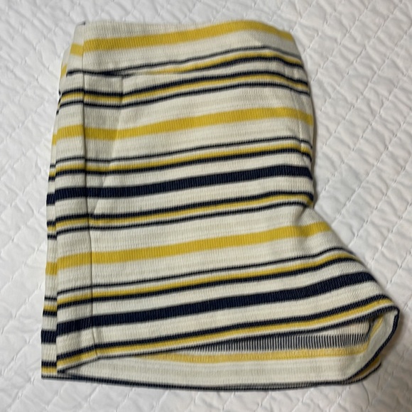 LOFT black and yellow shorts size 6 - Picture 4 of 4